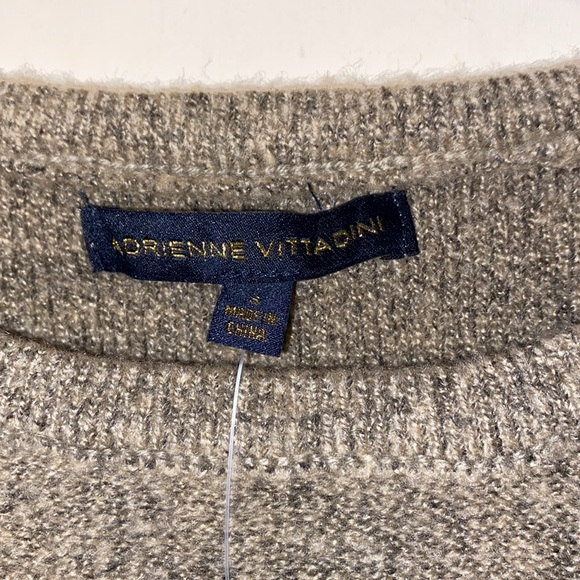 🧁 NWT Adrienne Vittadini  Taupe/Brown Fringe Crew Neck Sweater